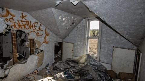 House Wreck - IMG_2372s.jpg