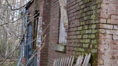 April 2019 - Mysterious-Little-Building5.jpg