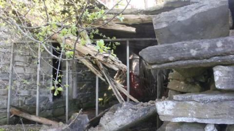 20-minute adventure - Bells-Corners-Barn10.jpg