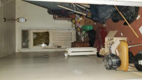 Hoarders house - Hoarder-house2.jpg