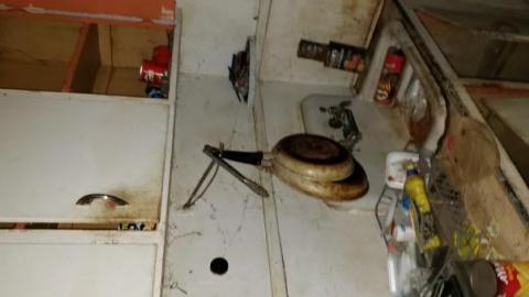 Hoarders house - Hoarder-house5.jpg