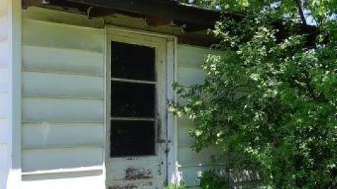 Little Cozy Central Home - Little-Cozy-Central-House4.jpg