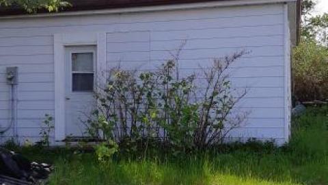 Abandoned Storage Homes/Trailers - Innisfil, Ontario