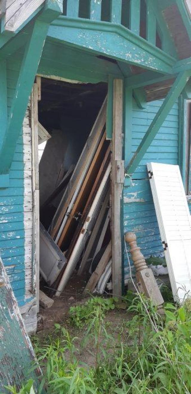 Abandoned Storage Homes/Trailers photo 2