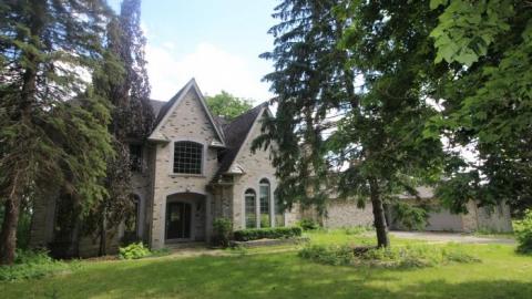 90s Mansion - London-Ontario-Party-Mansion7.jpg