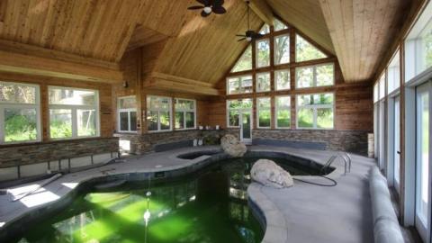 90s Mansion - London-Ontario-Party-Mansion8.jpg