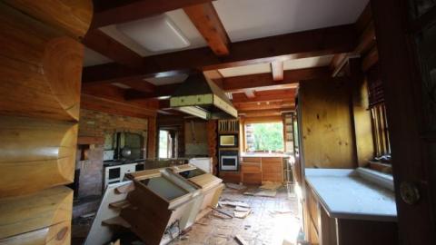 Second visit - The-Log-Mansion8.jpg