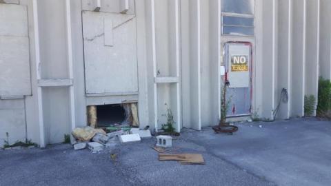 Abandoned factory, July 2019 - 20190711_171013.jpg