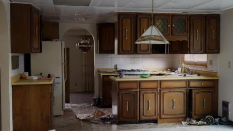 Oct '18 - Italian-70s-Mansion5.jpg