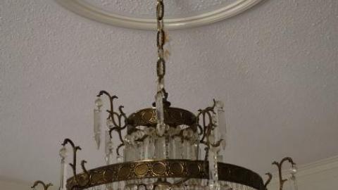 Oct '18 - Italian-70s-Mansion13.jpg