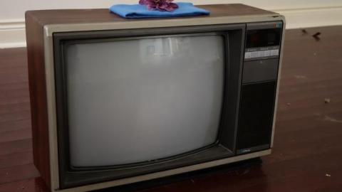 Oct '18 - Italian-70s-Mansion16.jpg