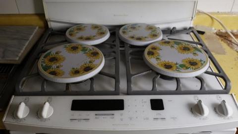 Oct '18 - Italian-70s-Mansion19.jpg