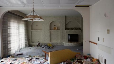 Oct '18 - Italian-70s-Mansion10.jpg