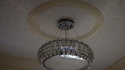 Oct '18 - Italian-70s-Mansion26.jpg