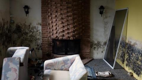 Oct '18 - Italian-70s-Mansion43.jpg