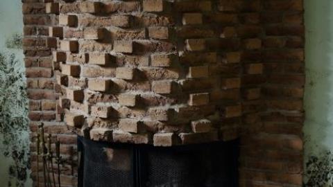 Oct '18 - Italian-70s-Mansion44.jpg