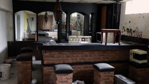 Oct '18 - Italian-70s-Mansion45.jpg