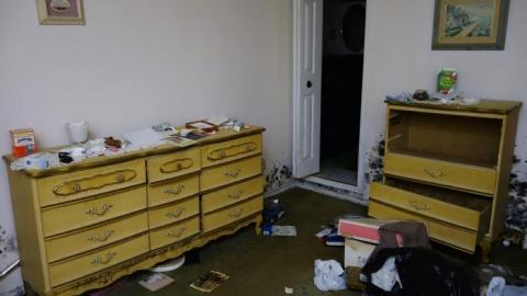 Oct '18 - Italian-70s-Mansion49.jpg