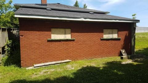 Boarded up on Stone Church photo 5