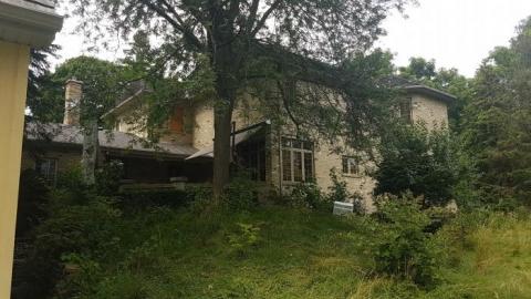 August 2019 - London-Ontario-Party-Mansion30.jpg