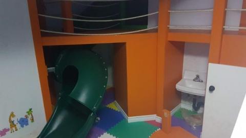 August 2019 - London-Ontario-Party-Mansion59.jpg