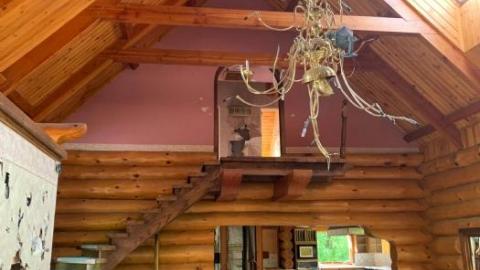 pics - The-Log-Mansion115.jpg