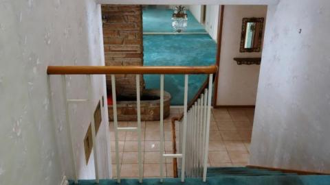 Hair Of Gold, Jan '19 - The-Brady-Bunch-House82.jpg