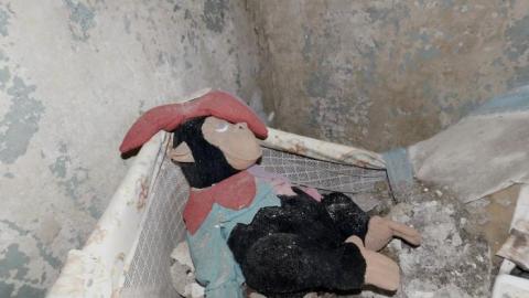 May 2019 - 80s-Porn-House32.jpg