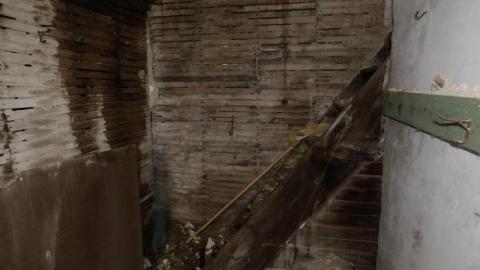 May 2019 - 80s-Porn-House33.jpg