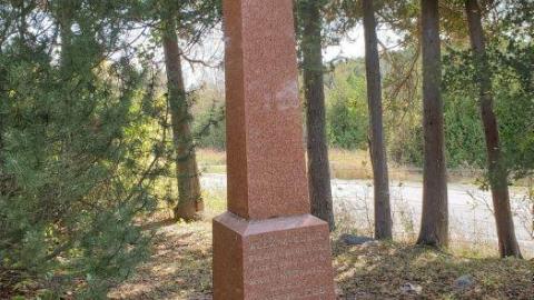 October 2019 - Smellies-Pioneer-Cemetery12.jpg