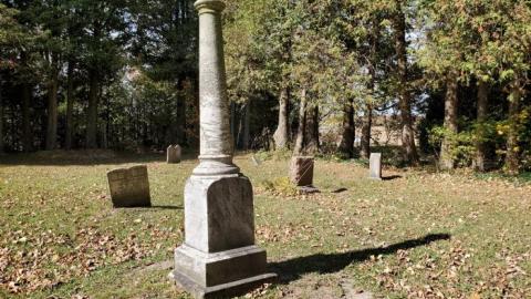 October 2019 - Smellies-Pioneer-Cemetery15.jpg