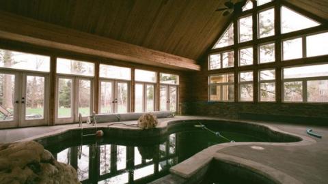 May 2019 - London-Ontario-Party-Mansion25.jpg