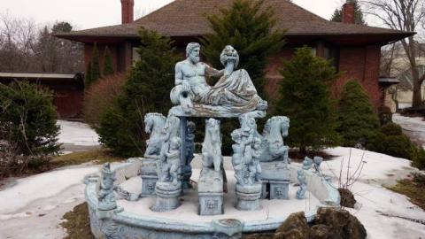 Titanic Stairs Mansion '19 - DSC05614.jpg