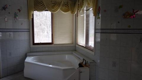 Titanic Stairs Mansion '19 - DSC05658.jpg