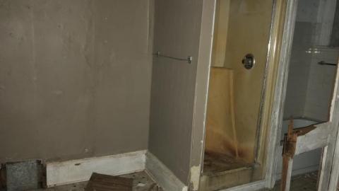 Still standing - BBFABF39-CFA6-4E04-827F-BD3D19.jpg