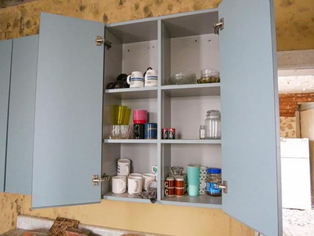 Moldy Yellow Farmhouse photo 3