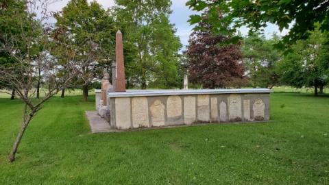 September 2019 - Hume-Cemetery11.jpg