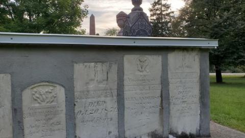 September 2019 - Hume-Cemetery2.jpg