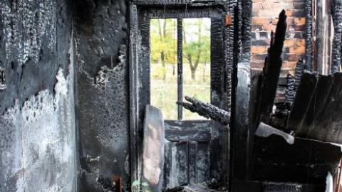 Old Burned Red - Burnt-and-a-Dash-of-Collapse31.jpg