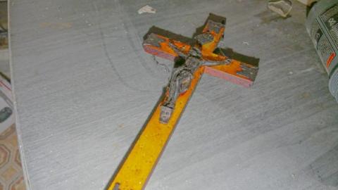 Creepy - C9C2C9E0-F571-46B5-A930-D0D984.jpg