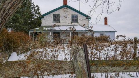 Creepy - FF690BF4-B448-4C64-BFC8-B1CEFC.jpg