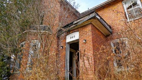 Red brick house - Chevette-farmhouse5.jpg