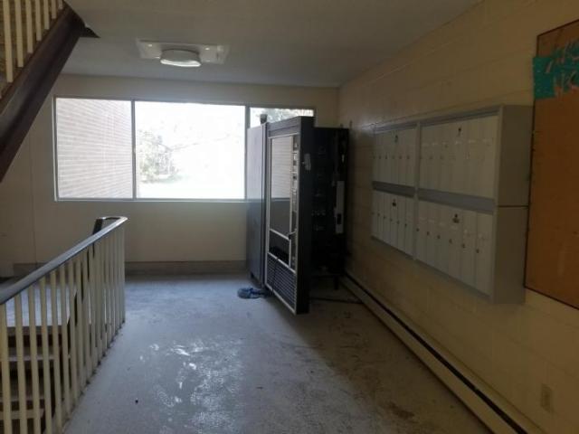 Old school  building photo 3