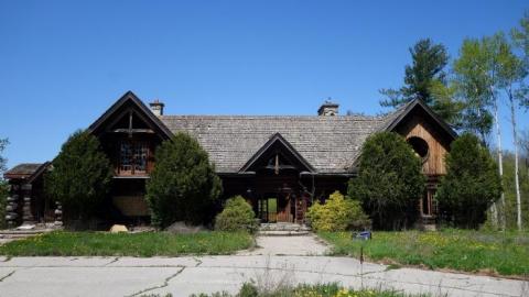 Abused Log Mansion '19 RIP - The-Log-Mansion87.jpg