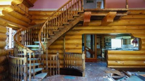 Abused Log Mansion '19 RIP - The-Log-Mansion91.jpg