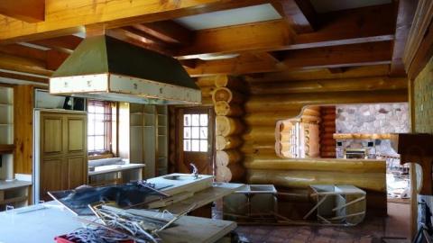 Abused Log Mansion '19 RIP - The-Log-Mansion89.jpg