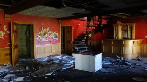 Abused Log Mansion '19 RIP - The-Log-Mansion54.jpg