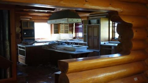 Abused Log Mansion '19 RIP - The-Log-Mansion66.jpg