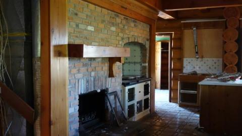 Abused Log Mansion '19 RIP - The-Log-Mansion103.jpg