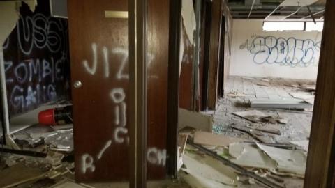 Lots to see here - 20200407_182626.jpg